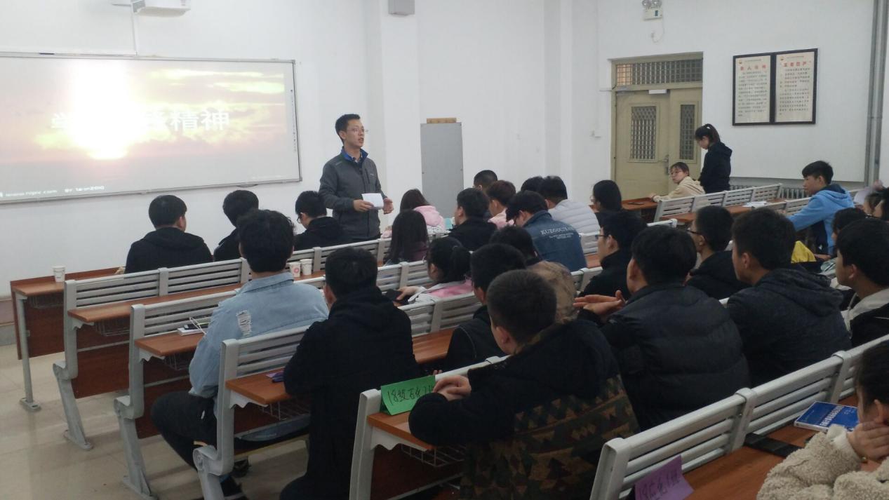 化工技术系举行“学习雷锋精神”主题演讲比赛