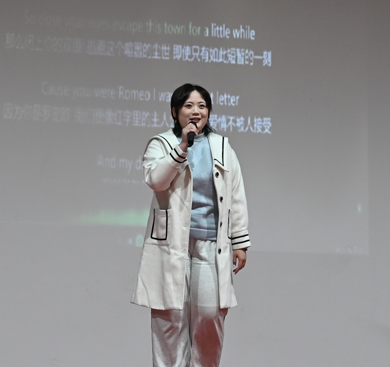 歌曲《浪漫童话》_副本.jpg