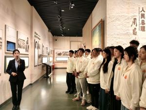 天津石油职院赴周邓纪念馆开展红色研学 